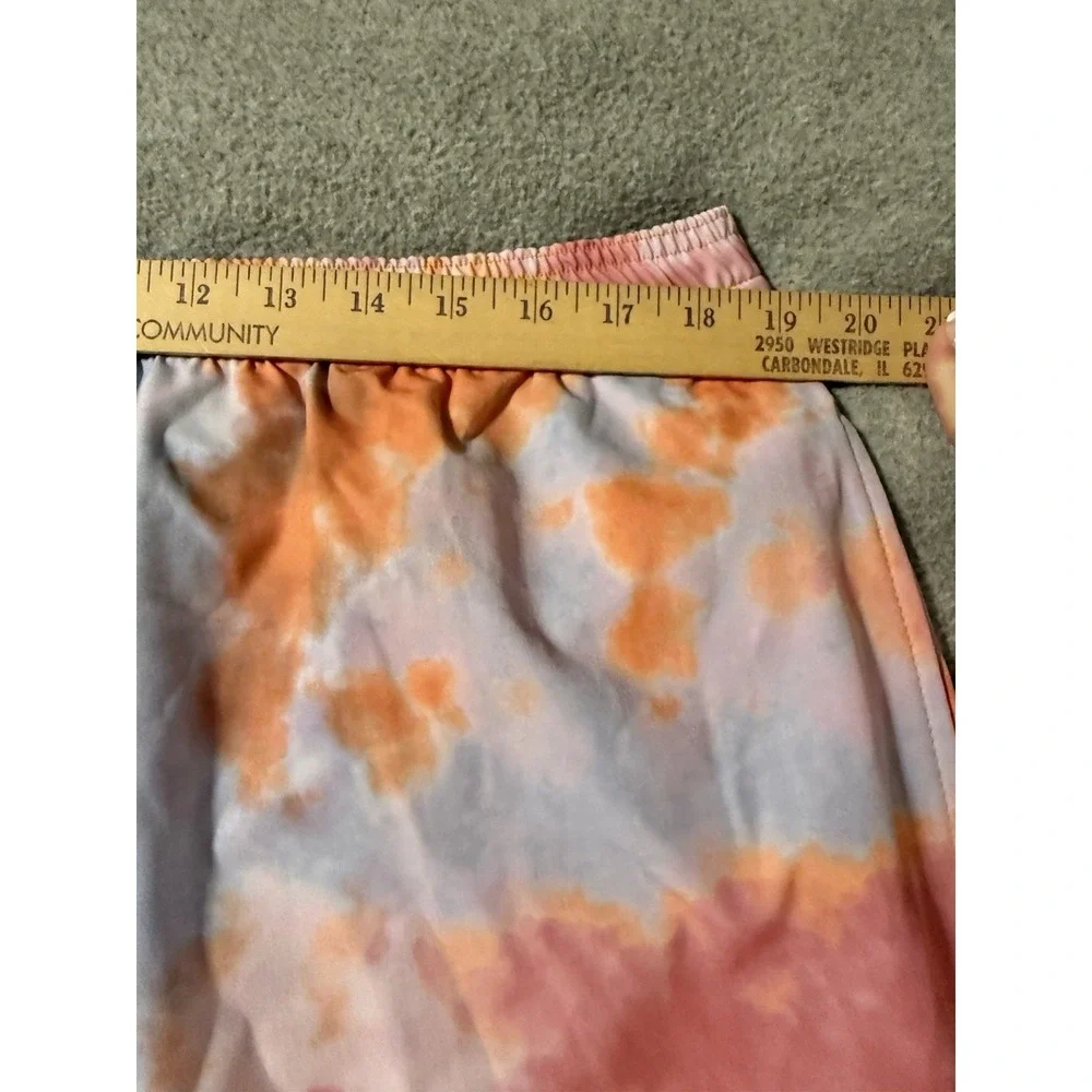 HUK Tie Dye Volley 6